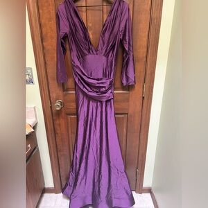 May Queen Deep NWT V Purple Long Sleeve Maxi Gown. Size 6